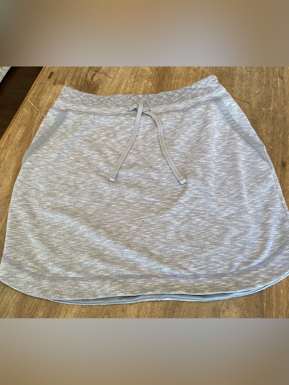 Athleta Heather Gray 17" Skirt  Sz  Med